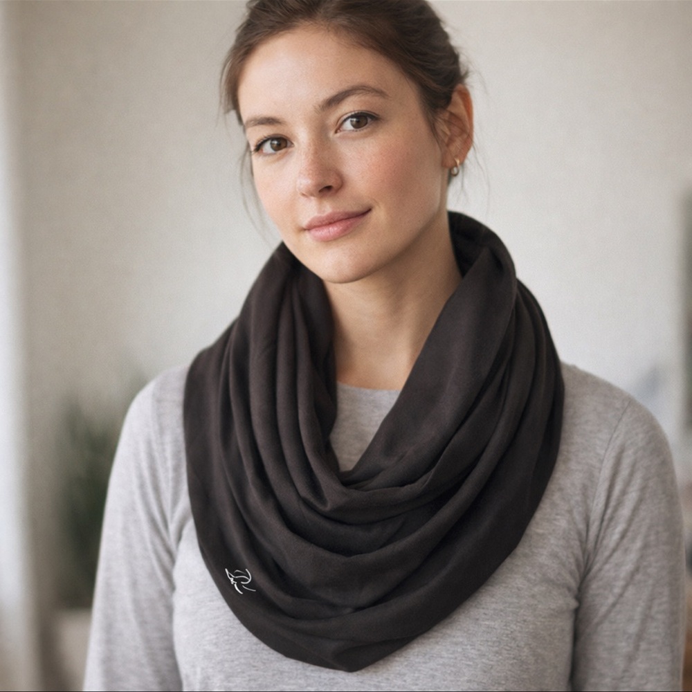 Beyond Yoga Infinity Scarf /Travel Yoga Scarf w/ Hidden Zipper Pocket 🖤🧘‍♀️